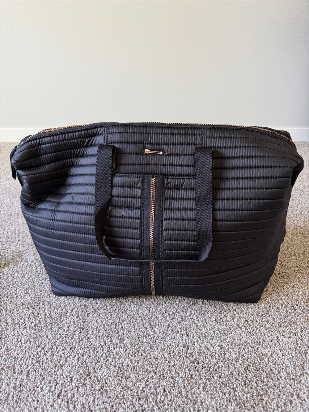 Stella & Dot Crush It Quilted Black Travel Bag